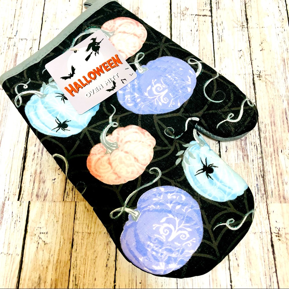 Pumpkin & Spiders” Essential Kitchen Set - Picture 5 of 6